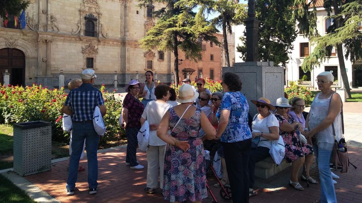 Los centros municipales de Mayores han hecho una queja formal por los recortes en viajes y salidas culturales