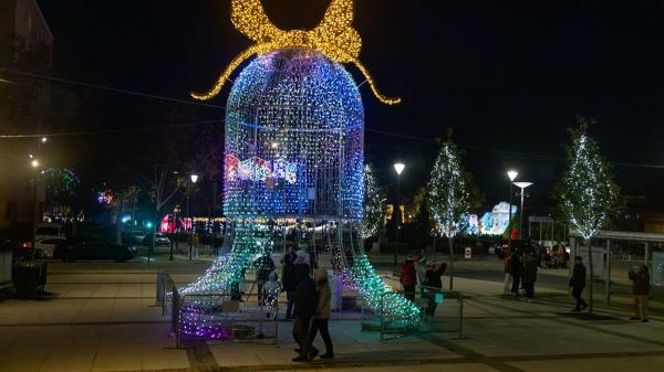 Los espectáculos familiares ‘Pequeños soñadores’ y ‘Cucú trastrás… cantarás y trastearás’ animan la Avenida de la Ilusión 