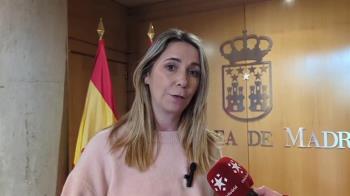 La portavoz del PSOE-M condena las dudas que vertió el jefe de gabinete de la presidenta sobre los testimonios de familiares de residentes fallecidos en la pandemia