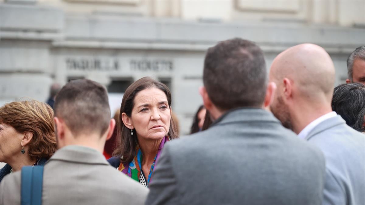 El Partido Socialista de la capital acude al minuto de silencio convocado por el Ayuntamiento