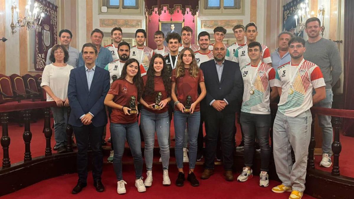 El CD Iplacea y el Balonmano Playa Alcalá, son reconocidos por su gran temporada
