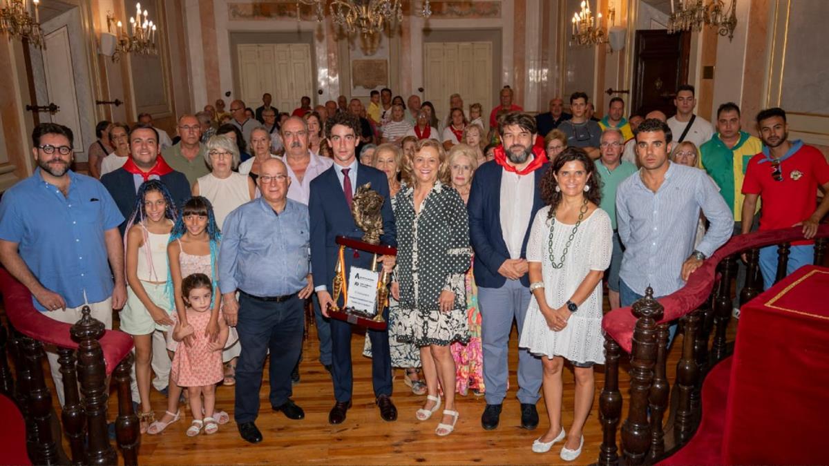 Este trofeo supone “mostrar el respaldo del ayuntamiento a la tauromaquia”