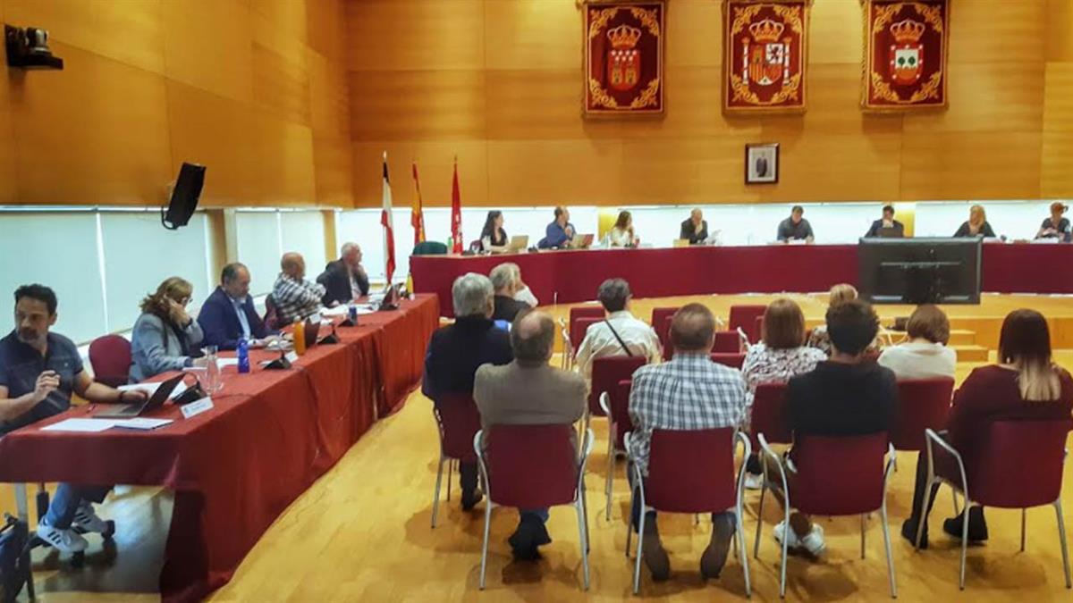 El Ayuntamiento saca adelante esta propuesta junto con una reducción de impuestos