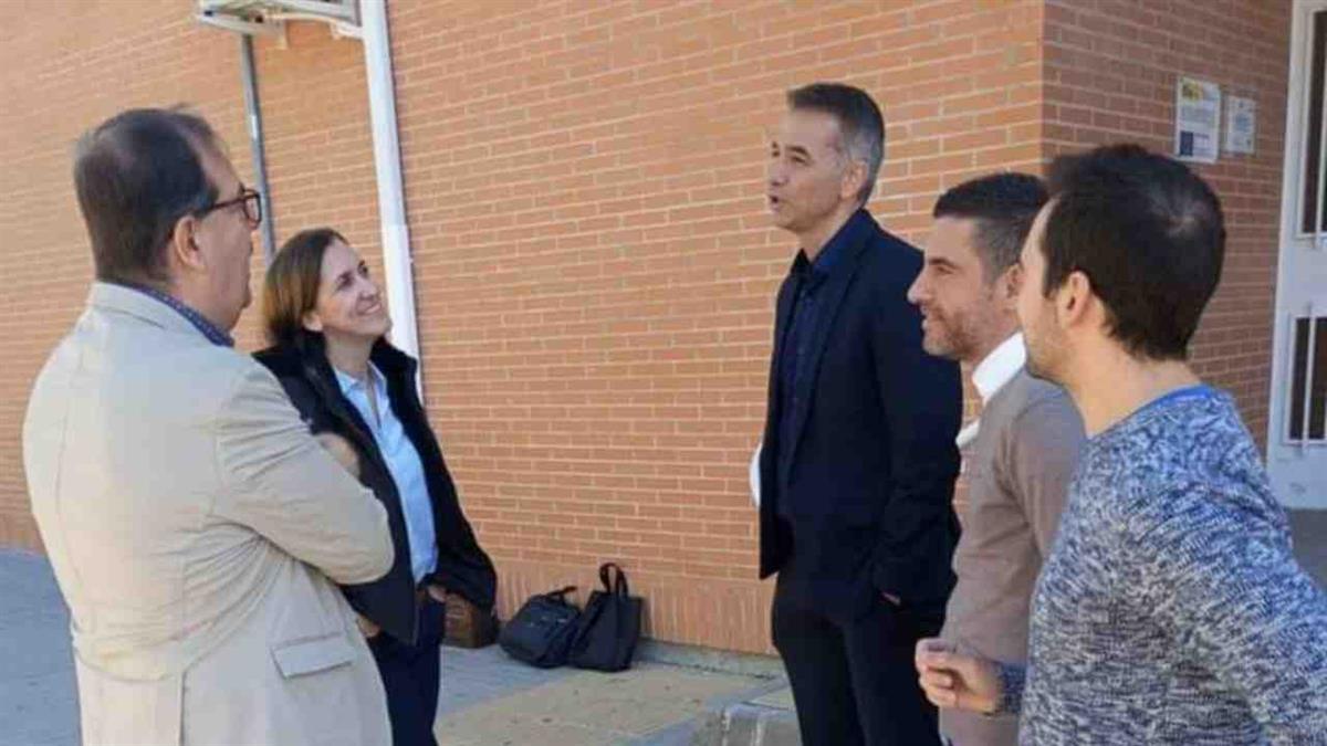 El alcalde se ha reunido con el director del Área Territorial Zona Este de la consejería de Educación