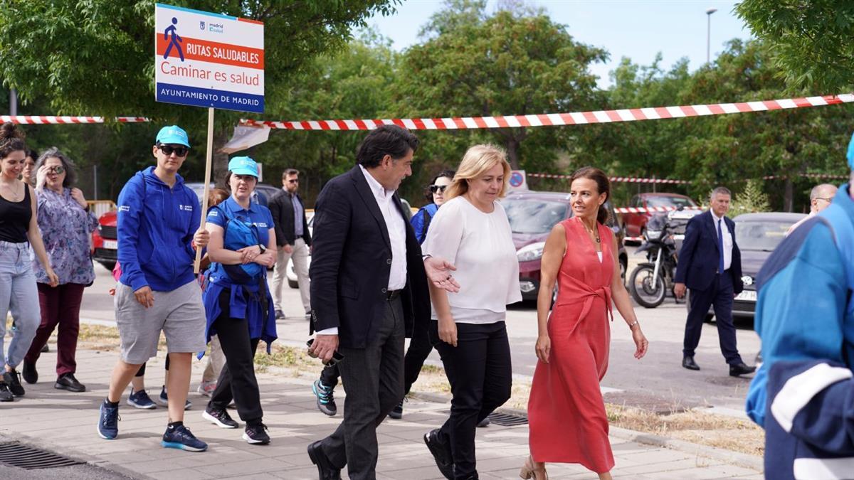 Madrid Salud ha instalado dos carpas en el recorrido para informar sobre las rutas