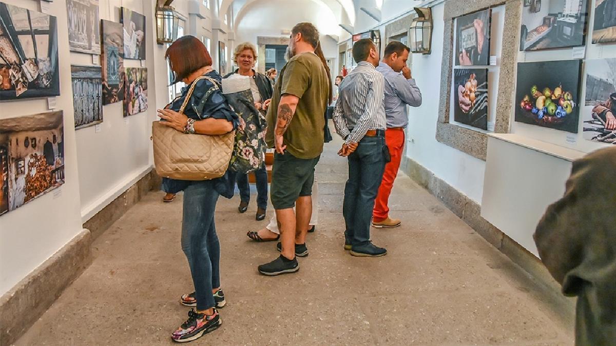 El Ayuntamiento de San Lorenzo de El Escorial invita a los artistas a participar en la elección de próximas exposiciones 