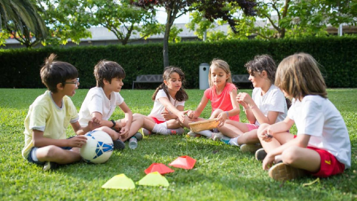 Campus deportivos, cole de verano, excursiones, campamento náutico entre muchas cosas más 