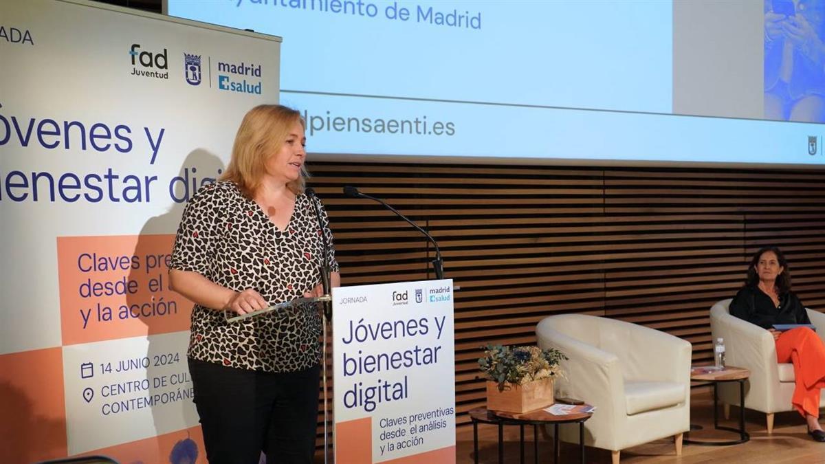 La vicealcaldesa y delegada de Seguridad y Emergencias ha inaugurado la jornada ‘Jóvenes y Bienestar Digital’, organizada por Madrid Salud y FAD Juventud  
