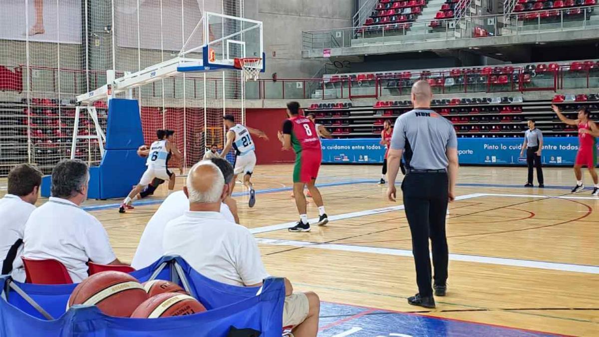 Argentina, Portugal y Sudán del Sur entrenan en el Pabellón Polideportivo Príncipes de Asturias.