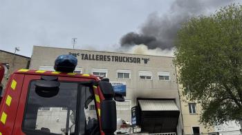Hasta el lugar de los hechos, se han desplazado 10 dotaciones de Bomberos de la Comunidad de Madrid