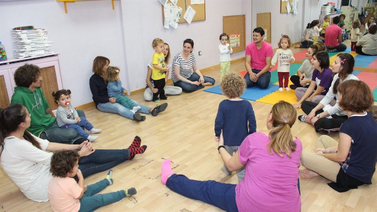 Talleres para el desarrollo físico y mental de bebés, idiomas o arte para niños y niñas    