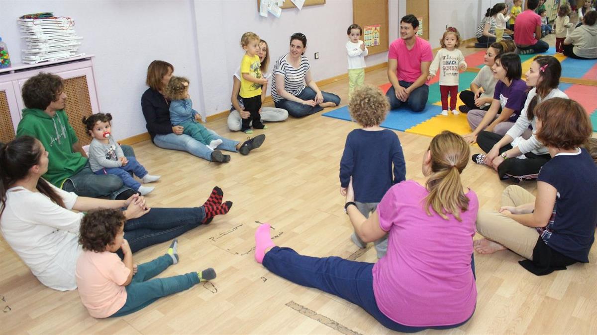 Este año, la concejalía de Juventud e Infancia ha incluido talleres para bebés y sus familias