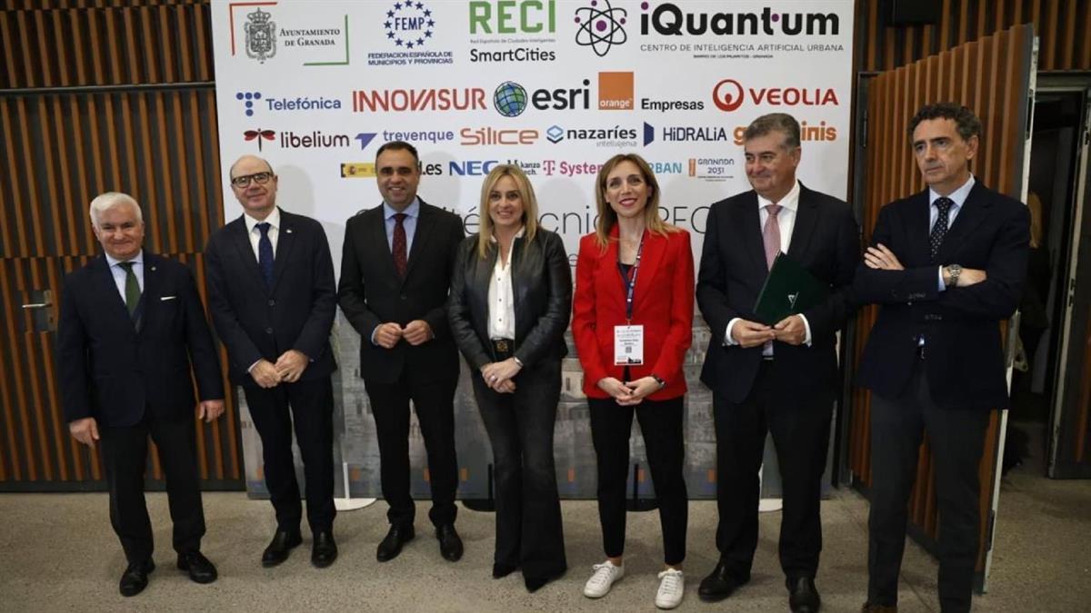 La sesión analiza el papel de la Inteligencia Artificial en las estrategias urbanas