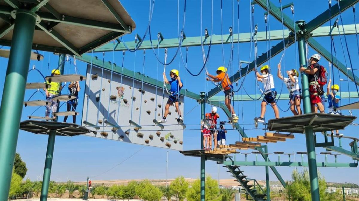 Inscríbete en alguno de los Campamentos para jóvenes que organiza la Comunidad de Madrid