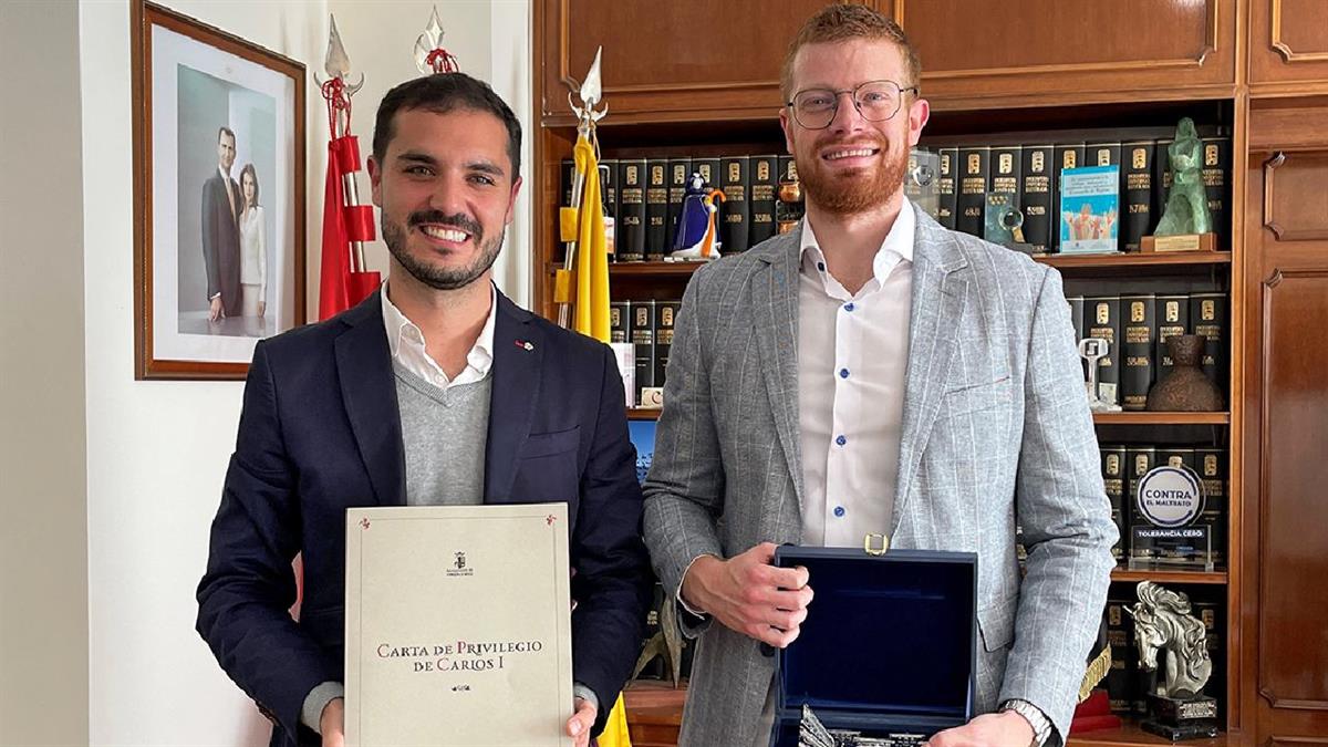 Leonel Pekarek ha recibido este distintivo por parte de la Universidad de Alcalá