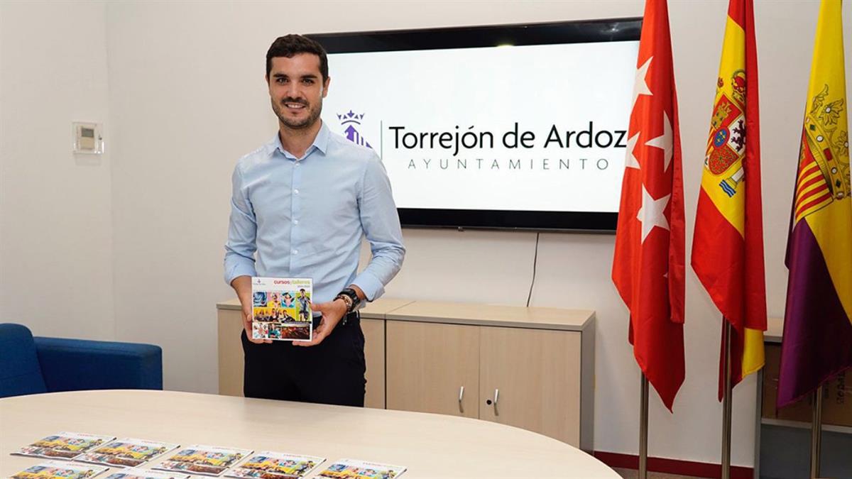 El ayuntamiento presenta una gran oferta de cursos y talleres