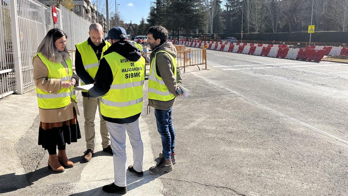 Estas obras, según el alcalde, responden a una demanda vecinal y mejoran la seguridad tanto para peatones como para coches