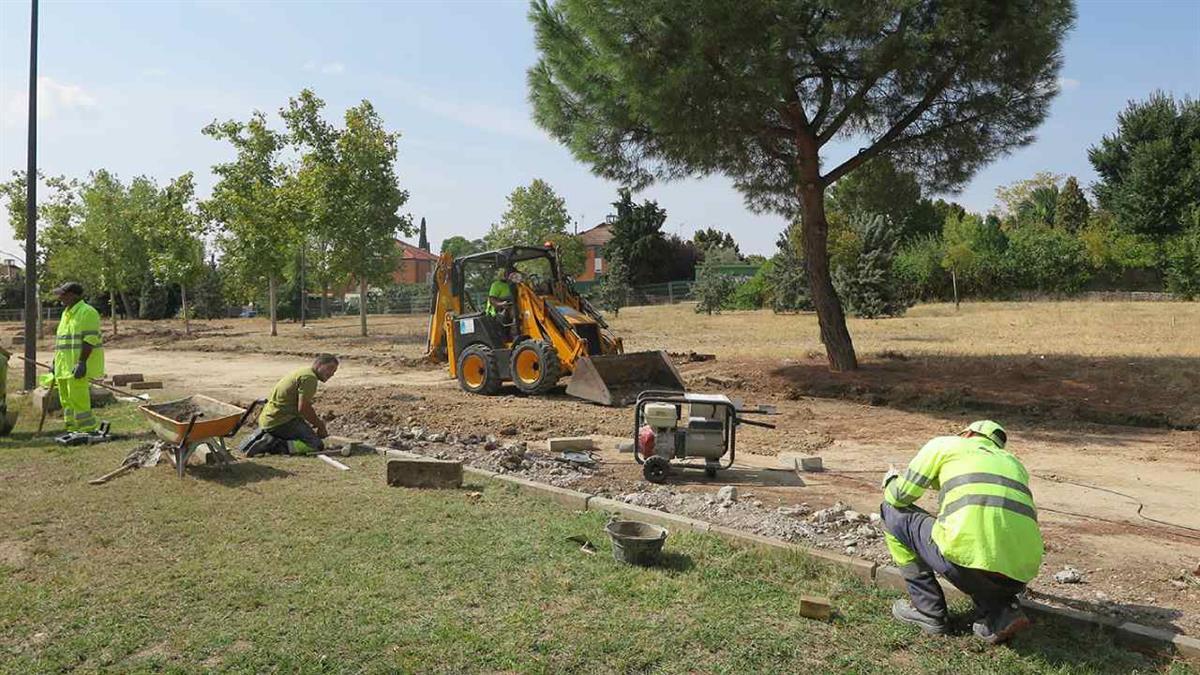 El ayuntamiento está llevando a cabo labores de plantación y nuevos senderos