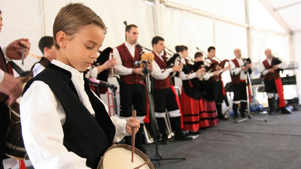 El Espacio Enrique Mas será el epicentro de la fiesta con actuaciones de las casas regionales, un cocido popular y ‘Family Party’, para los más pequeños