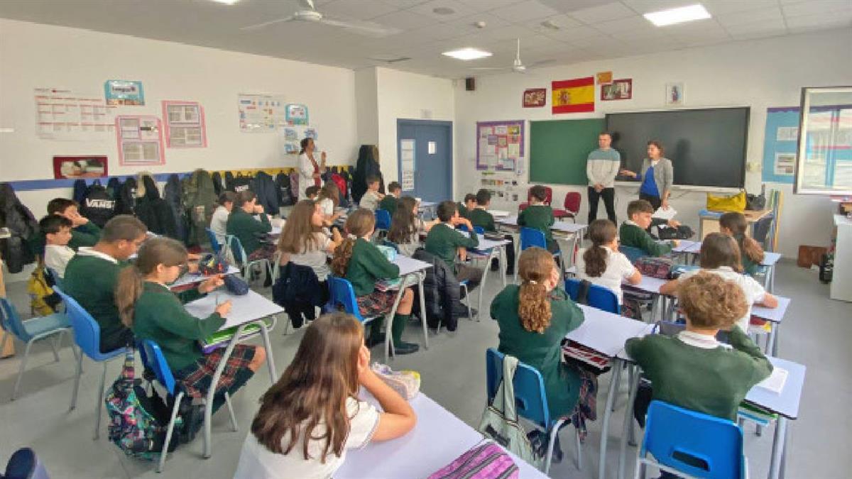 En los últimos días se celebraron las de Festejos, Obras y Servicios y Hacienda, con los representantes de los jóvenes, en sus centros educativos