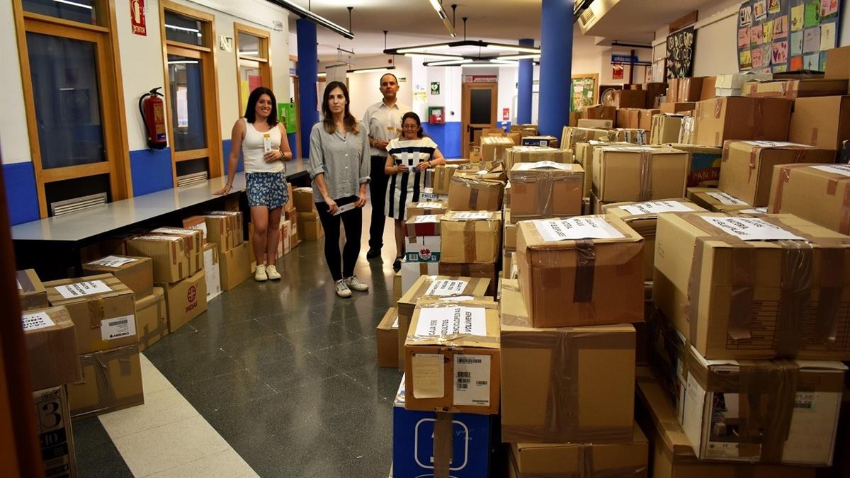 Todo aquel que desee donar libros deberá llevarlos a la biblioteca Antonio Machado para que sean donados a la ONG Aida