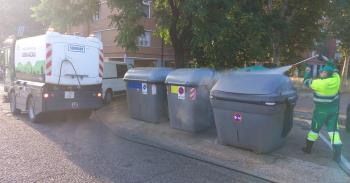Los contenedores de residuos representan un punto de interacción crucial entre los vecinos y el proceso de reciclaje