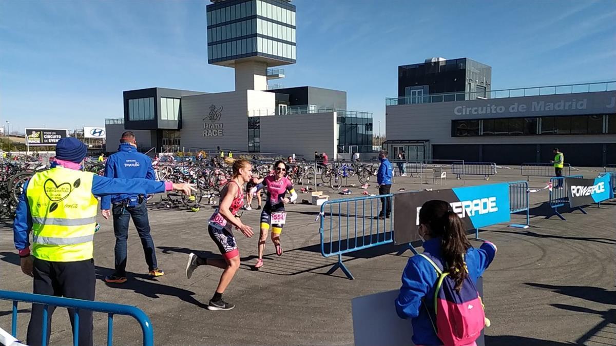 700 duatletas participaron en la competición que combina el atletismo y el ciclismo