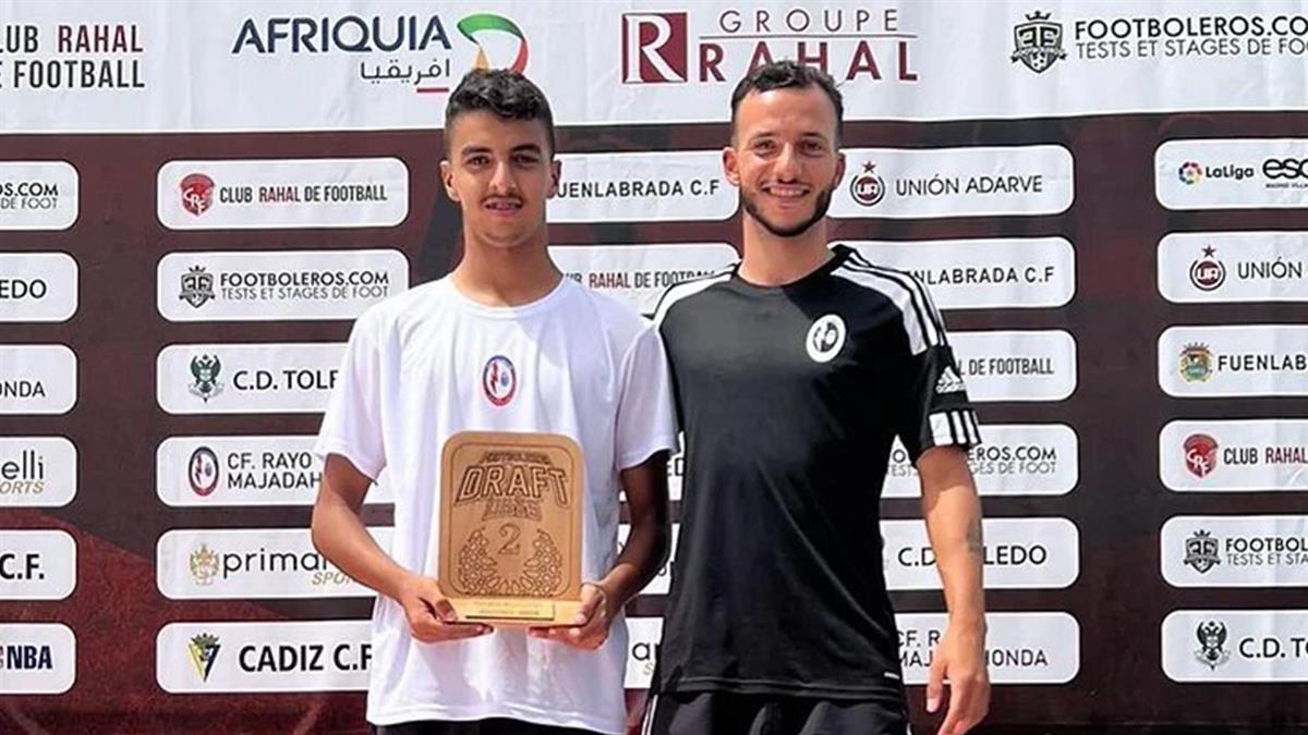 El central disfrutó de dos semanas de entrenamientos con nuestro equipo juvenil